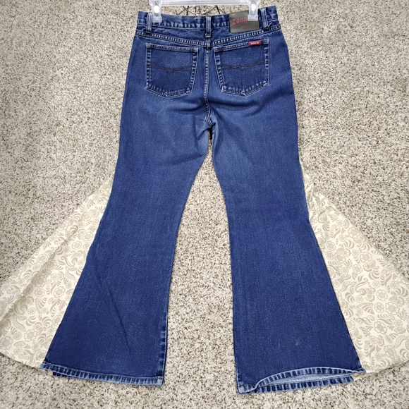3831 Size 9 Zara Di Blue Flare Jeans with Cream Floral Accents - Picture 4 of 5